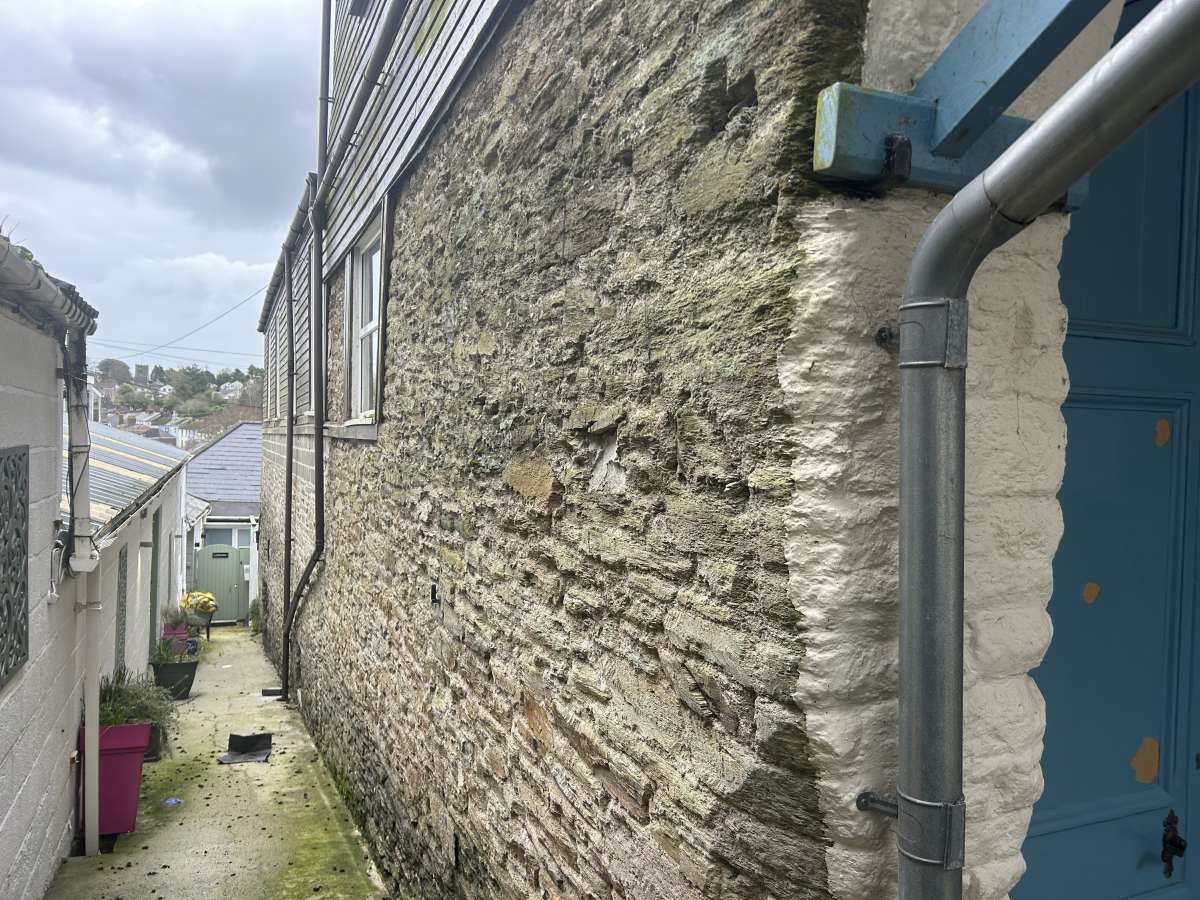 Retail/Shop in Kingsbridge - photo 2