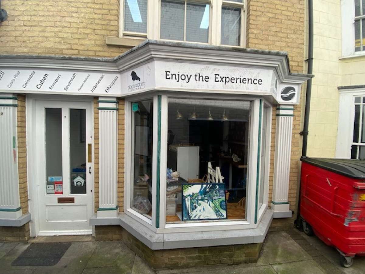 Retail/Shop in St. Ives - photo 2