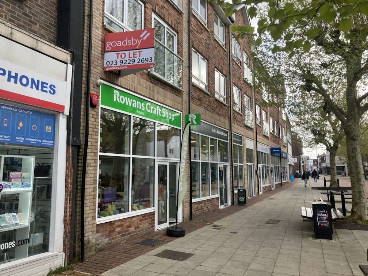 Retail/Shop in Havant - photo 2