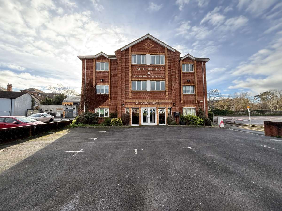 Retail/Shop To Let, Taunton