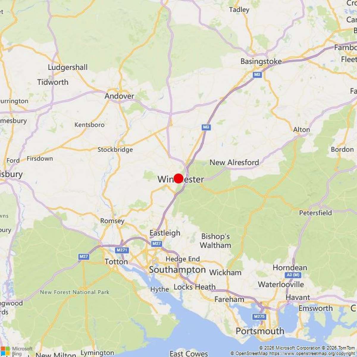 Retail/Shop in Winchester - photo 2