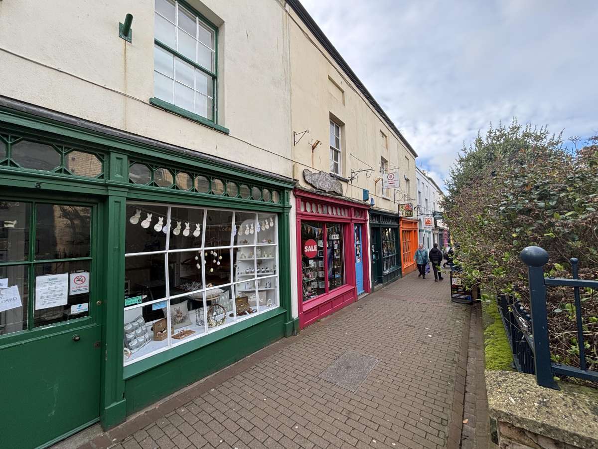 Retail/Shop To Let, Taunton