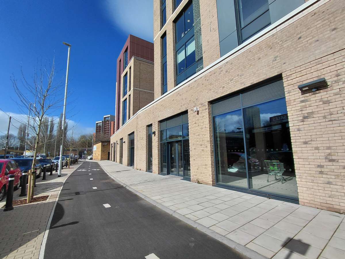 Retail/Shop in Bristol - photo 2