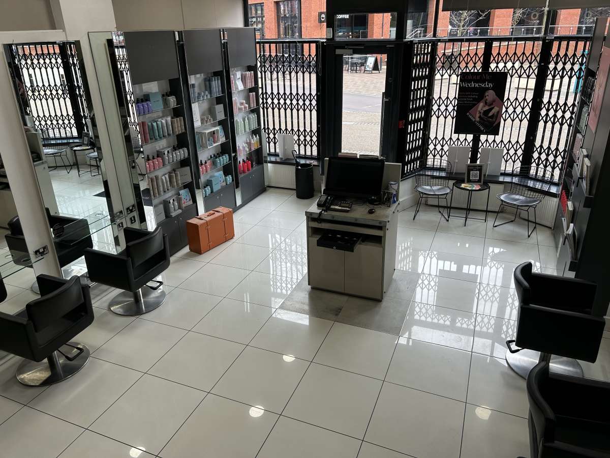 Retail/Shop in Leicester - photo 2