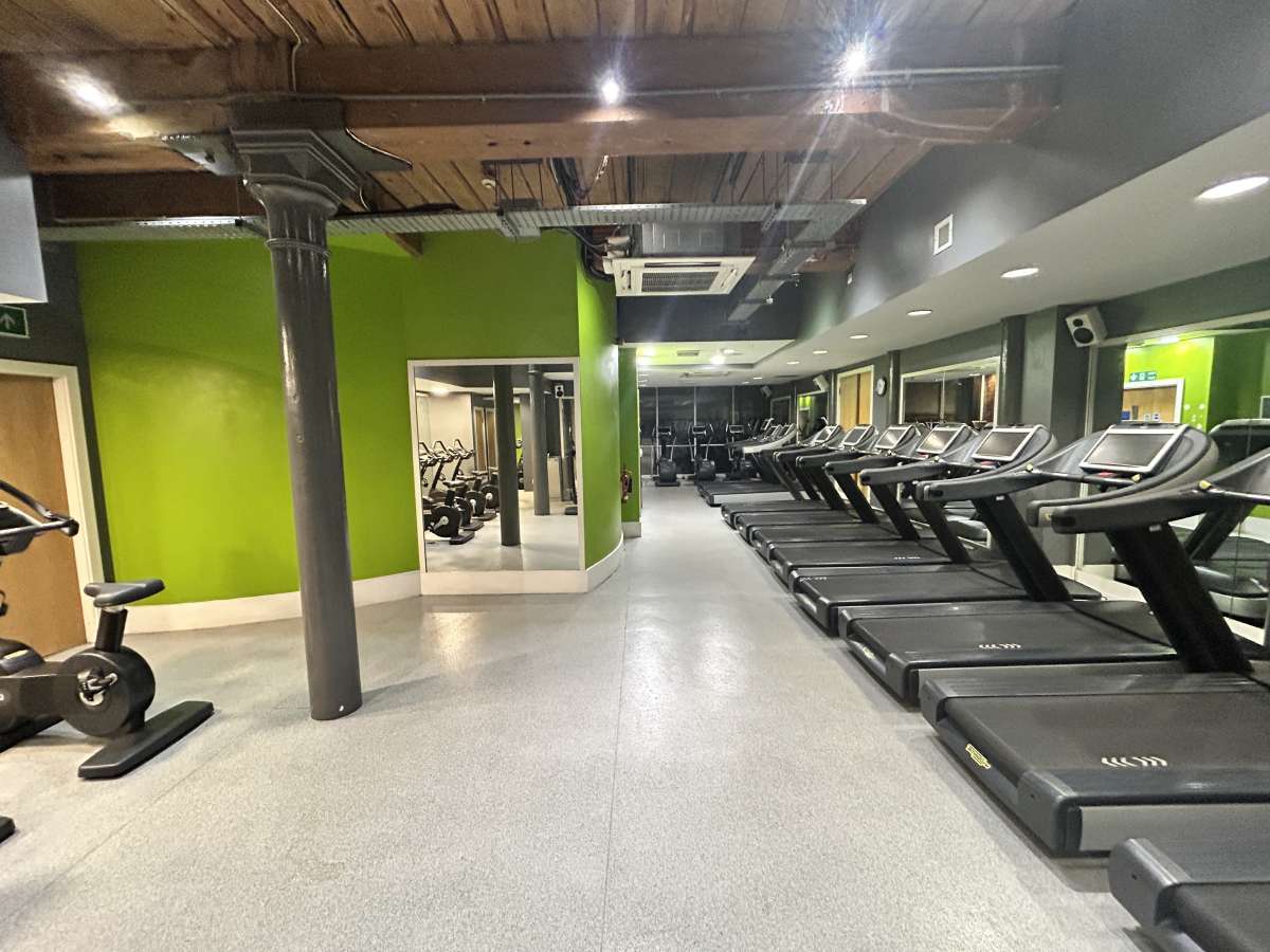 Retail/Shop To Let, Manchester