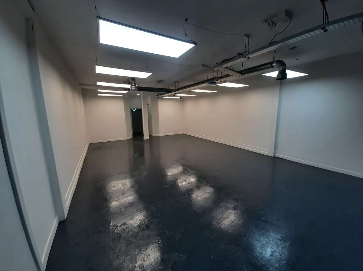 Retail/Shop in Glasgow - photo 2