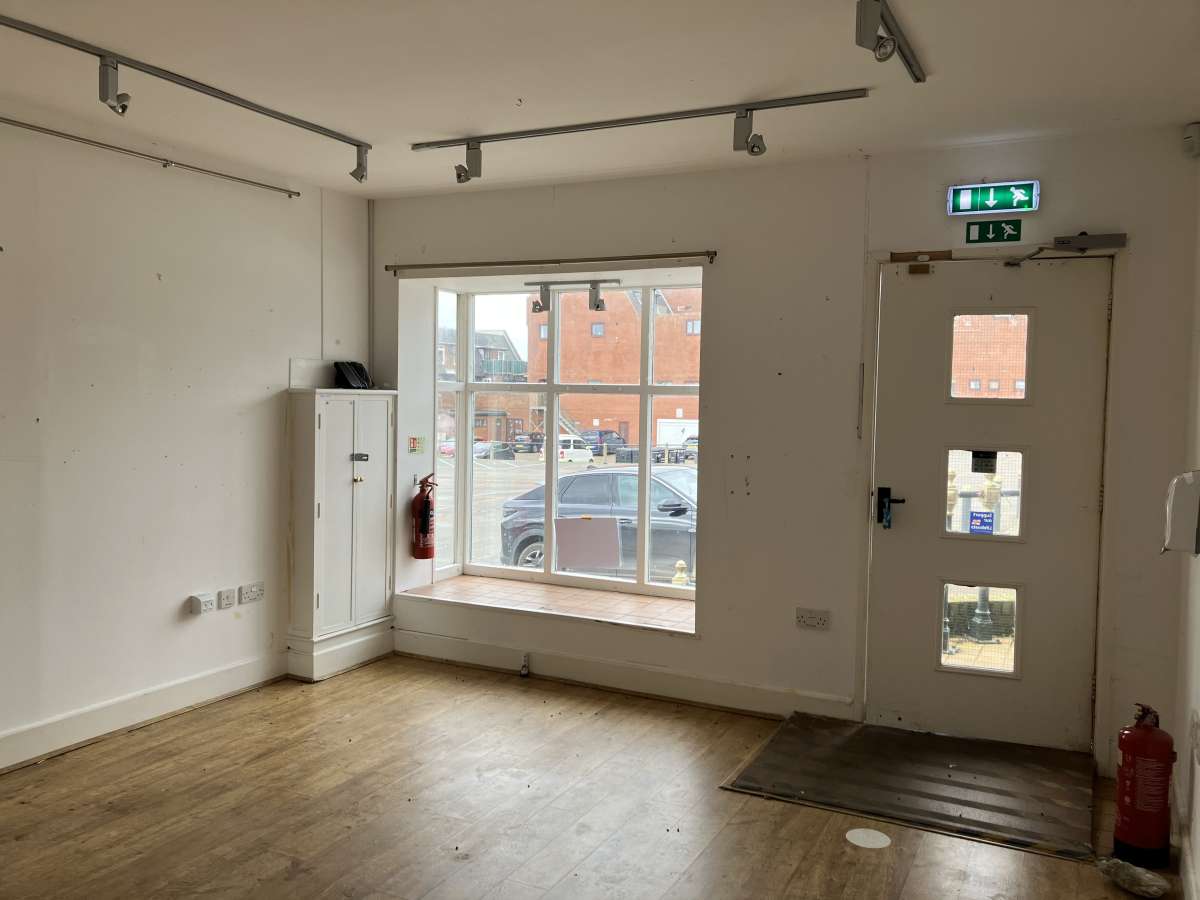 Retail/Shop in Hunstanton - photo 4