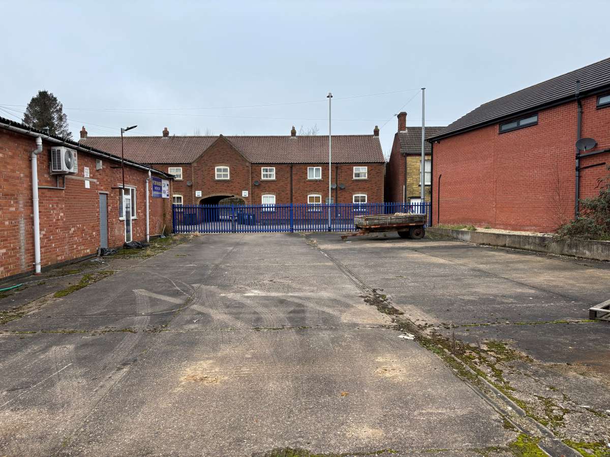 Retail/Shop in Market Rasen - photo 2