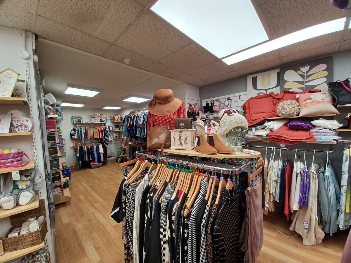 Retail/Shop in East Looe - photo 4