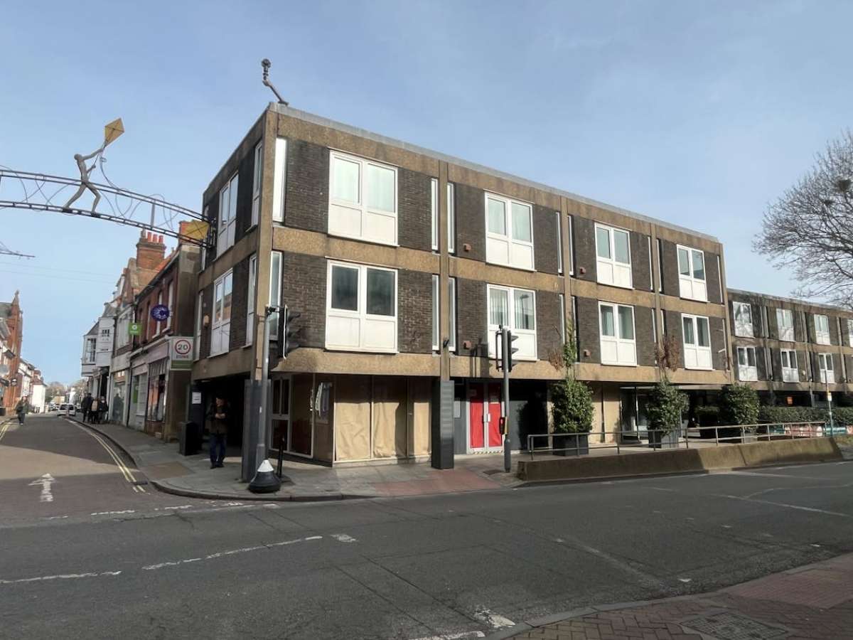 Retail/Shop in Winchester - photo 2