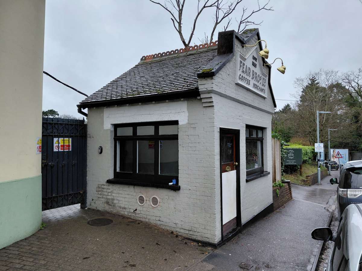 Retail/Shop in Weybridge - photo 3