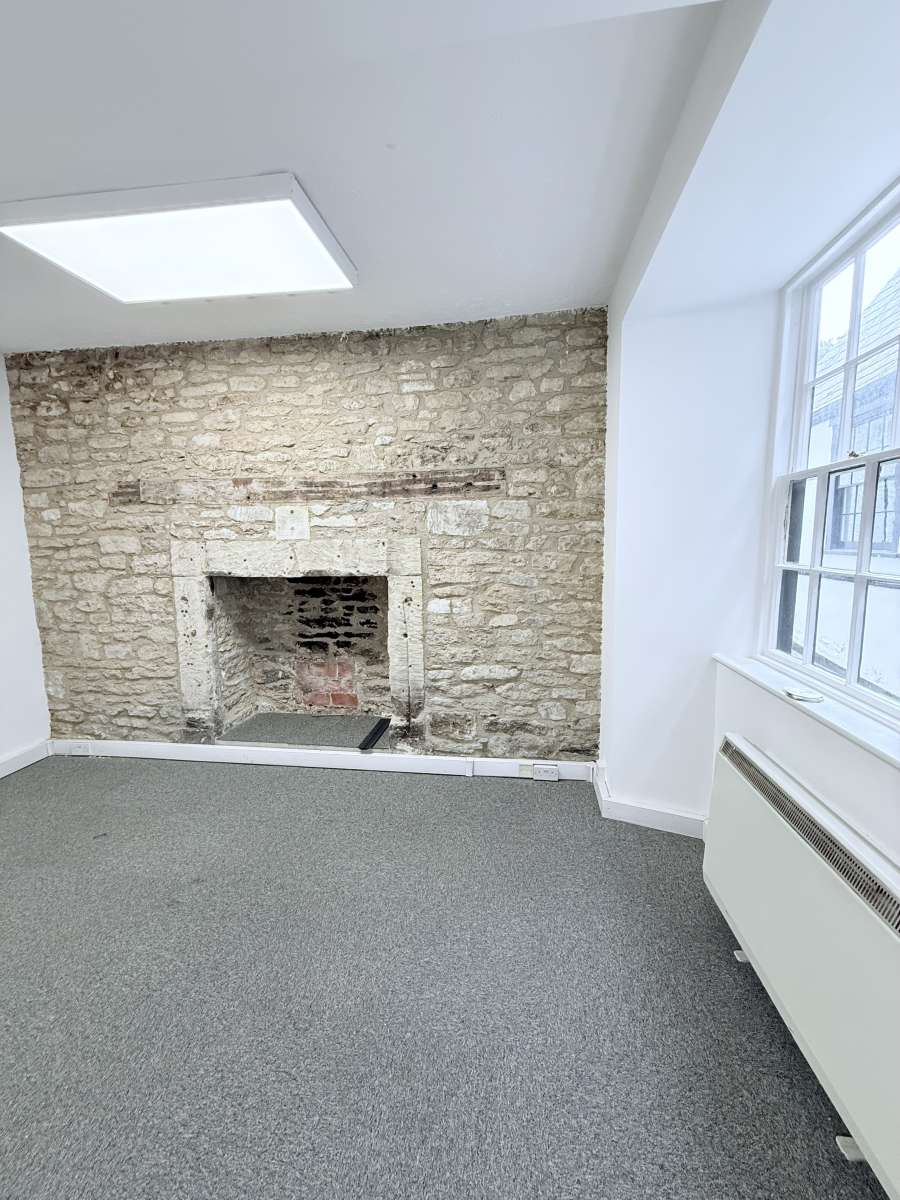 Retail/Shop in Trowbridge - photo 3
