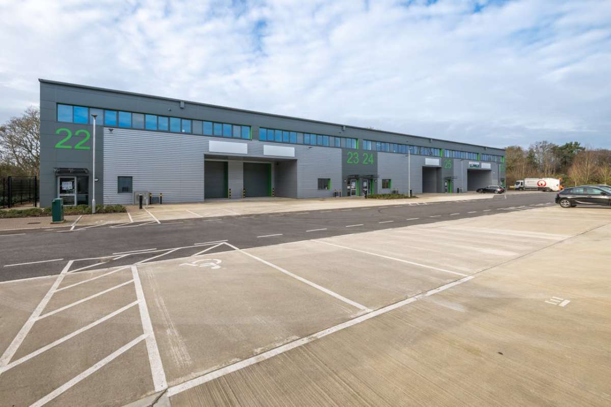 Retail/Shop To Let, Wimborne