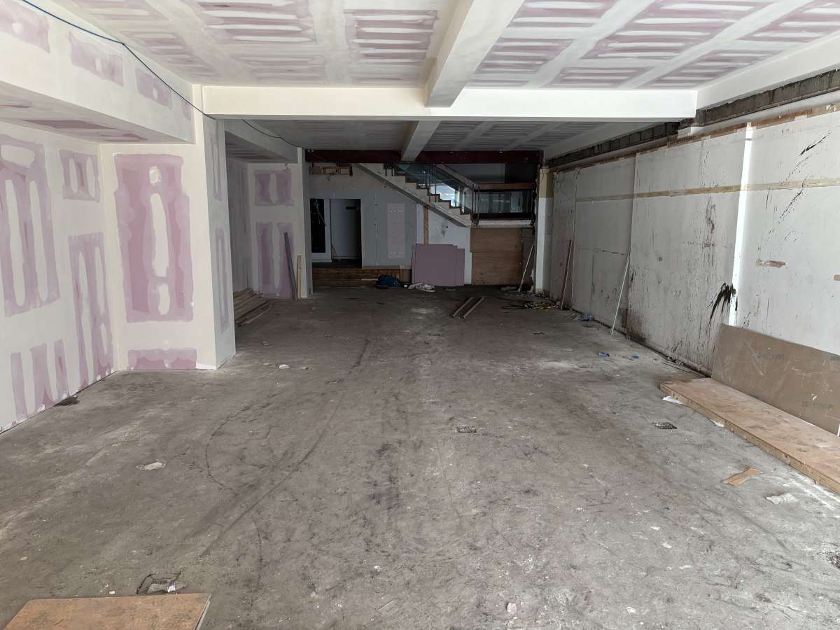 Retail/Shop in Lincoln - photo 3