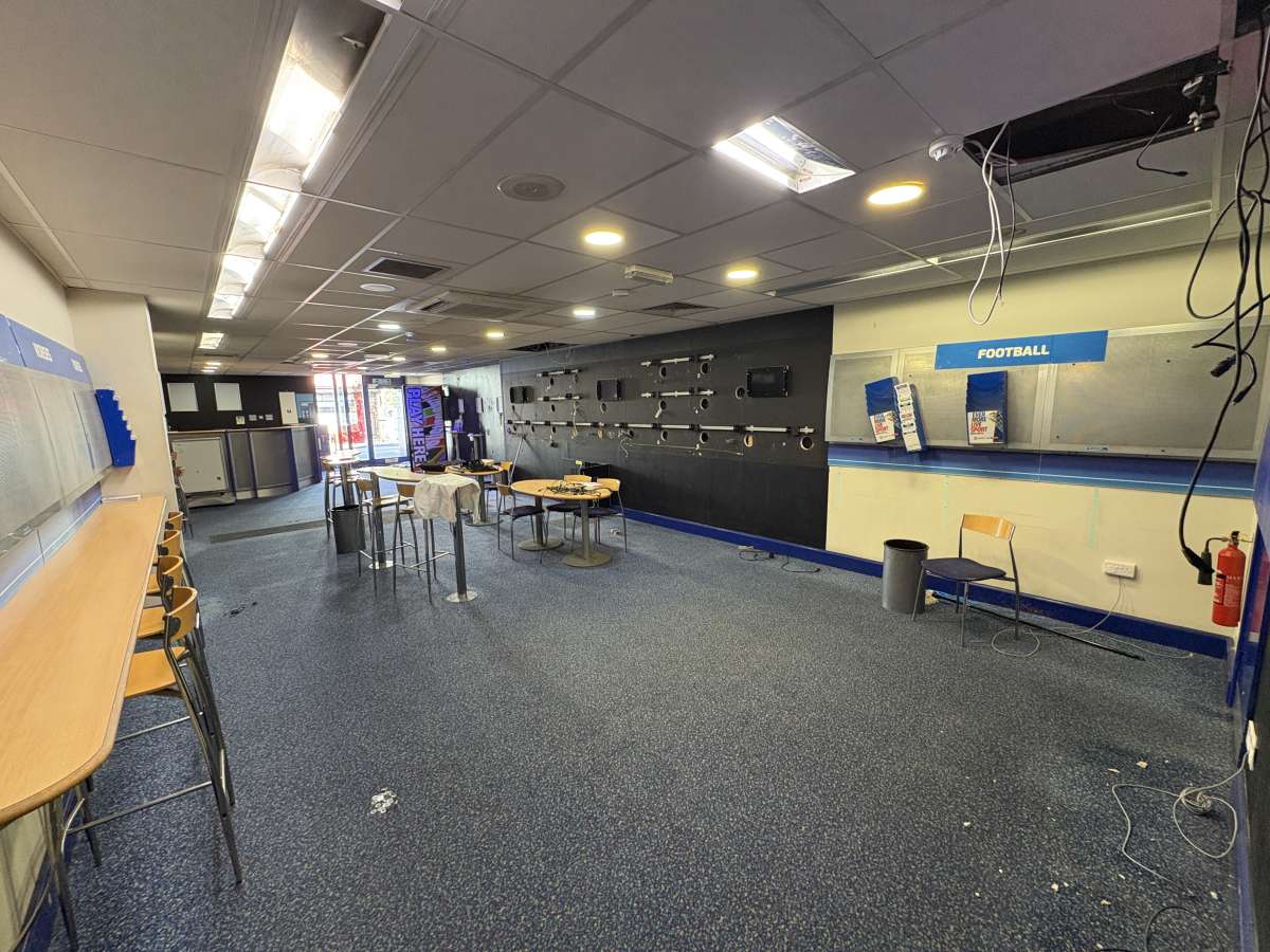 Retail/Shop in Southampton - photo 3