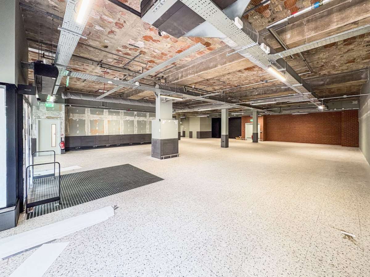 Retail/Shop in Wimborne - photo 3