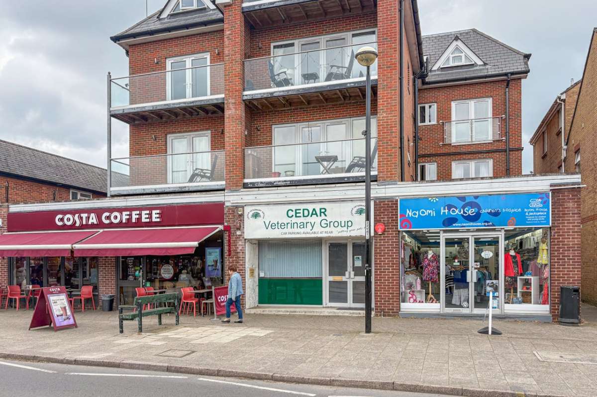 Retail/Shop To Let, Ferndown