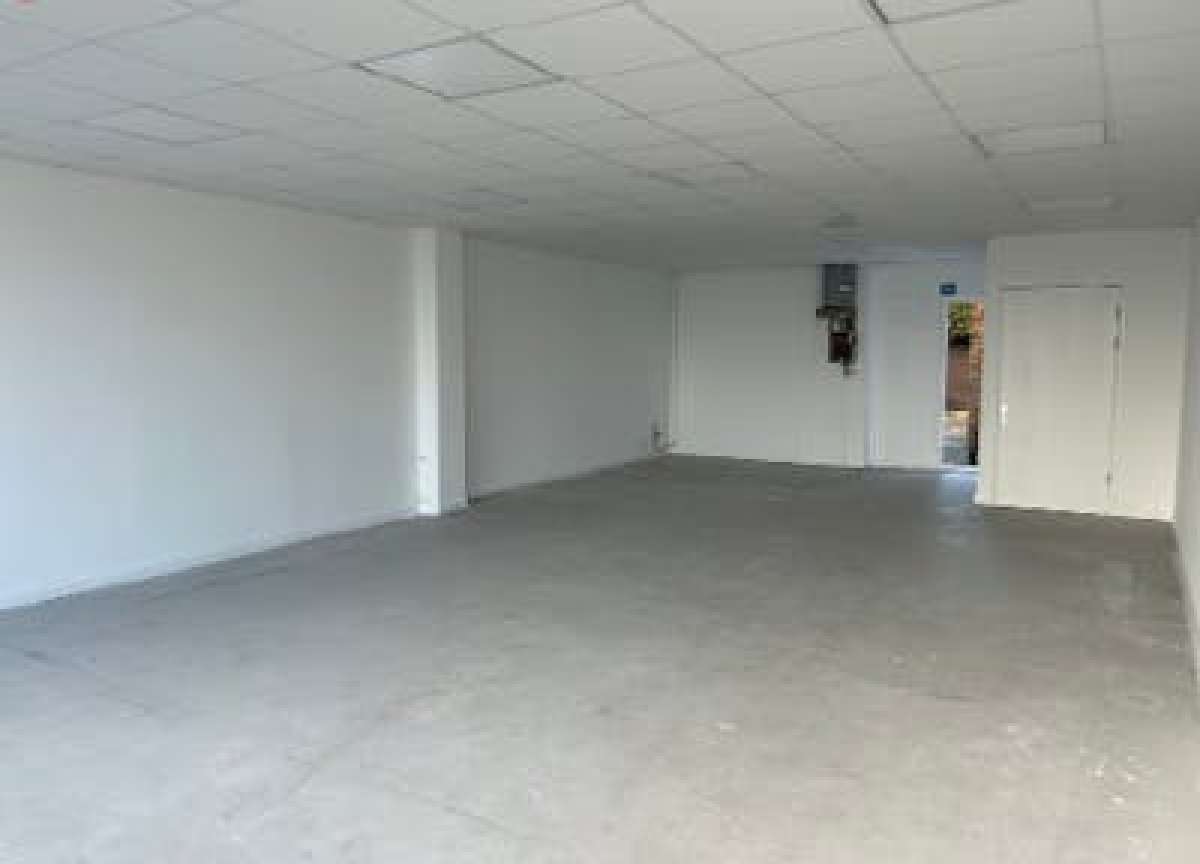 Retail/Shop in Chichester - photo 3