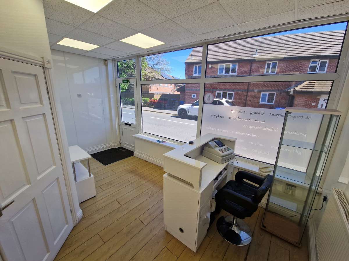 Retail/Shop in Derby - photo 2