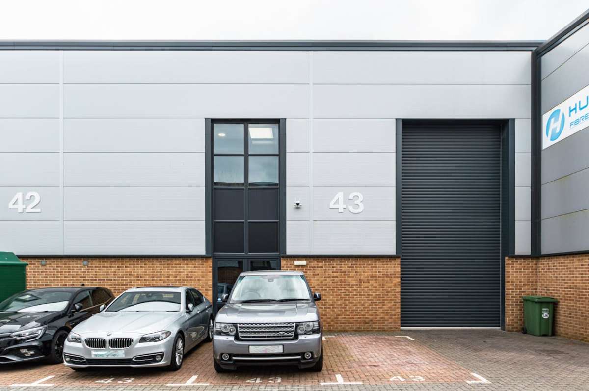 Retail/Shop To Let Or For Sale, Wimborne