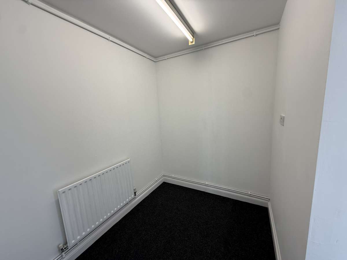 Retail/Shop in Swanwick - photo 4