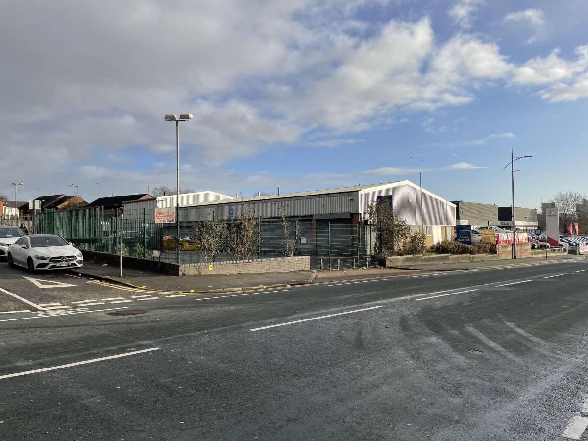 Retail/Shop in Salford - photo 3