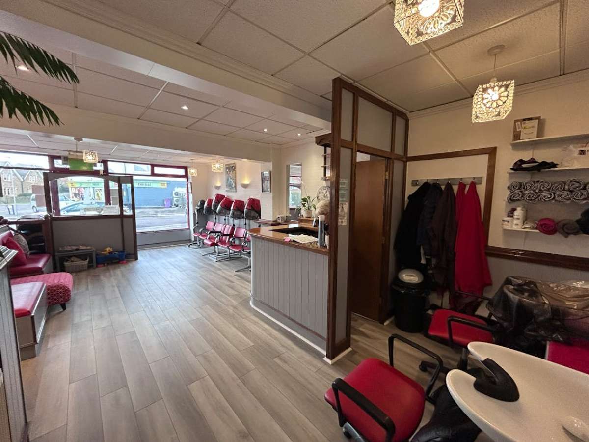 Retail/Shop in Poole - photo 2