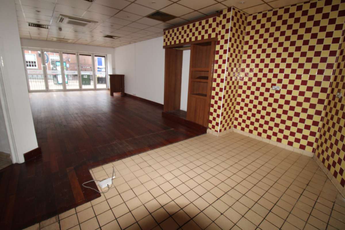 Retail/Shop in Hinckley - photo 4