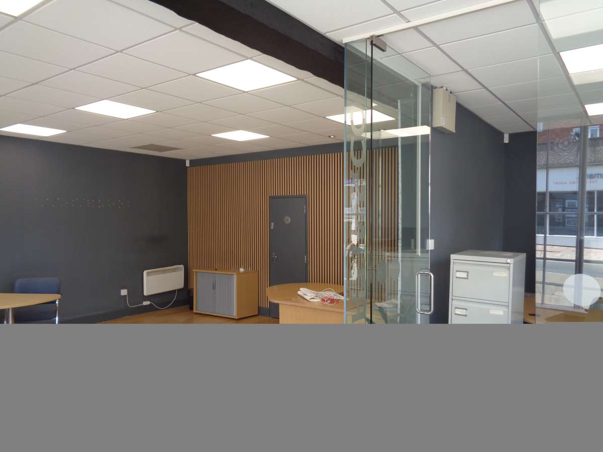 Retail/Shop in Exeter - photo 3