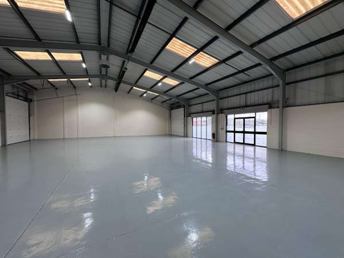 Retail/Shop in Oldbury - photo 3