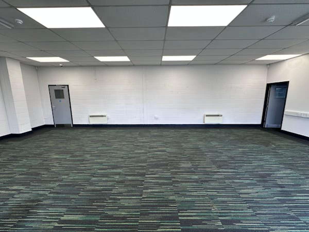 Retail/Shop in Oldbury