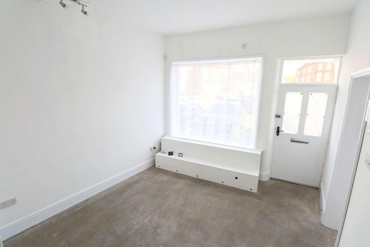 Retail/Shop in Nuneaton - photo 4