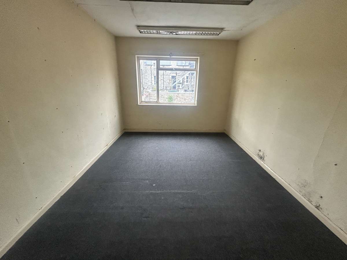 Retail/Shop in Clevedon - photo 3