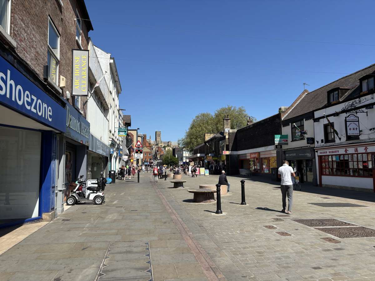 Retail/Shop in Lincoln - photo 2