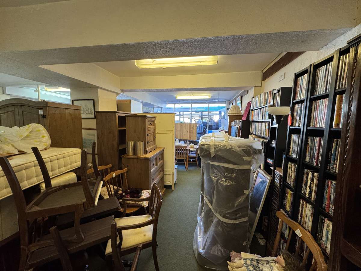 Retail/Shop in Dartmouth - photo 3