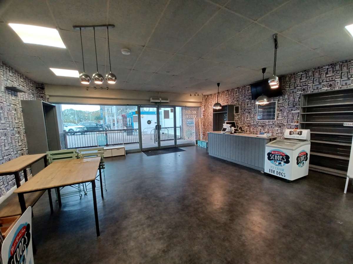 Retail/Shop in Plymouth - photo 3