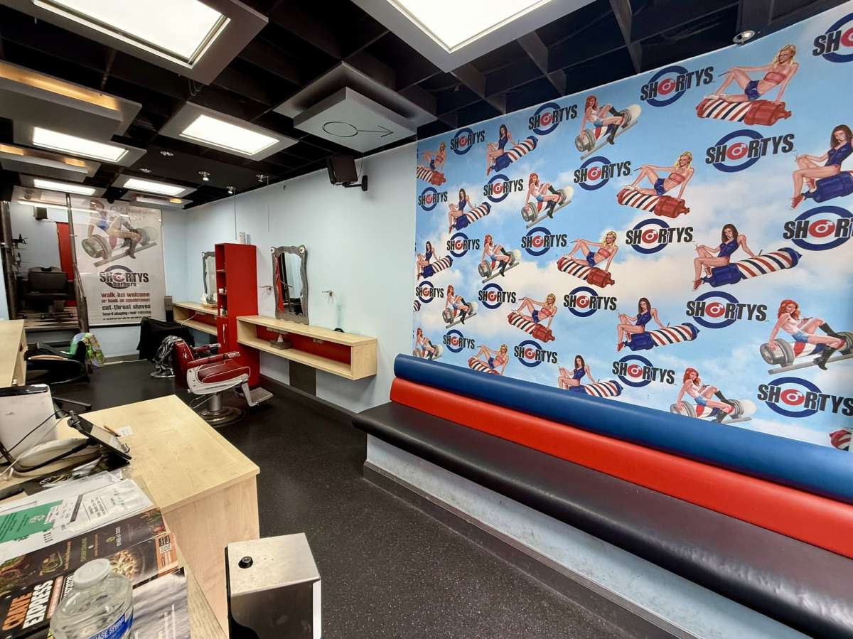 Retail/Shop in Hinckley - photo 3