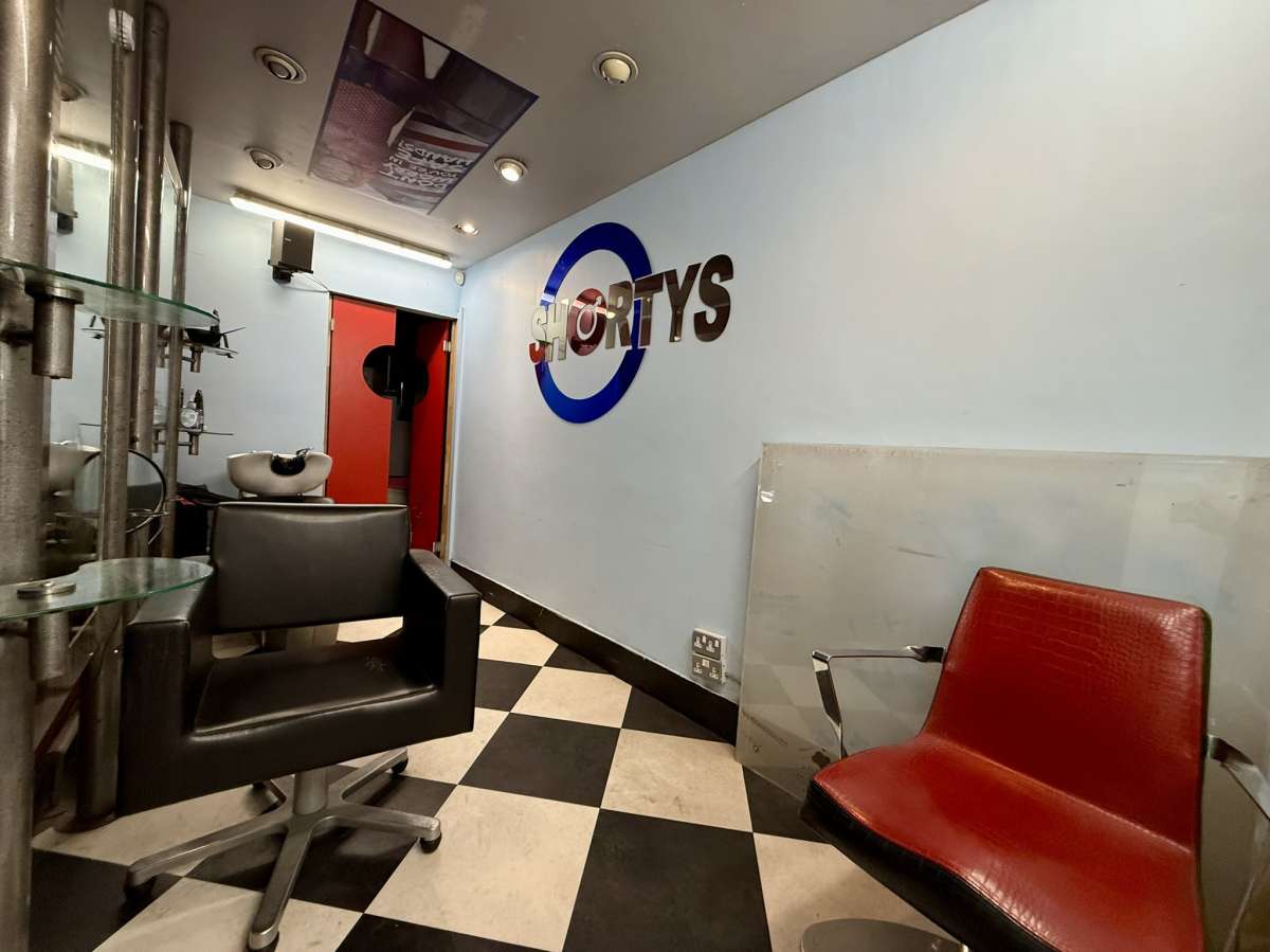 Retail/Shop in Hinckley - photo 4