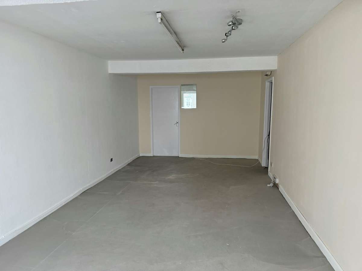 Retail/Shop in Petersfield - photo 4