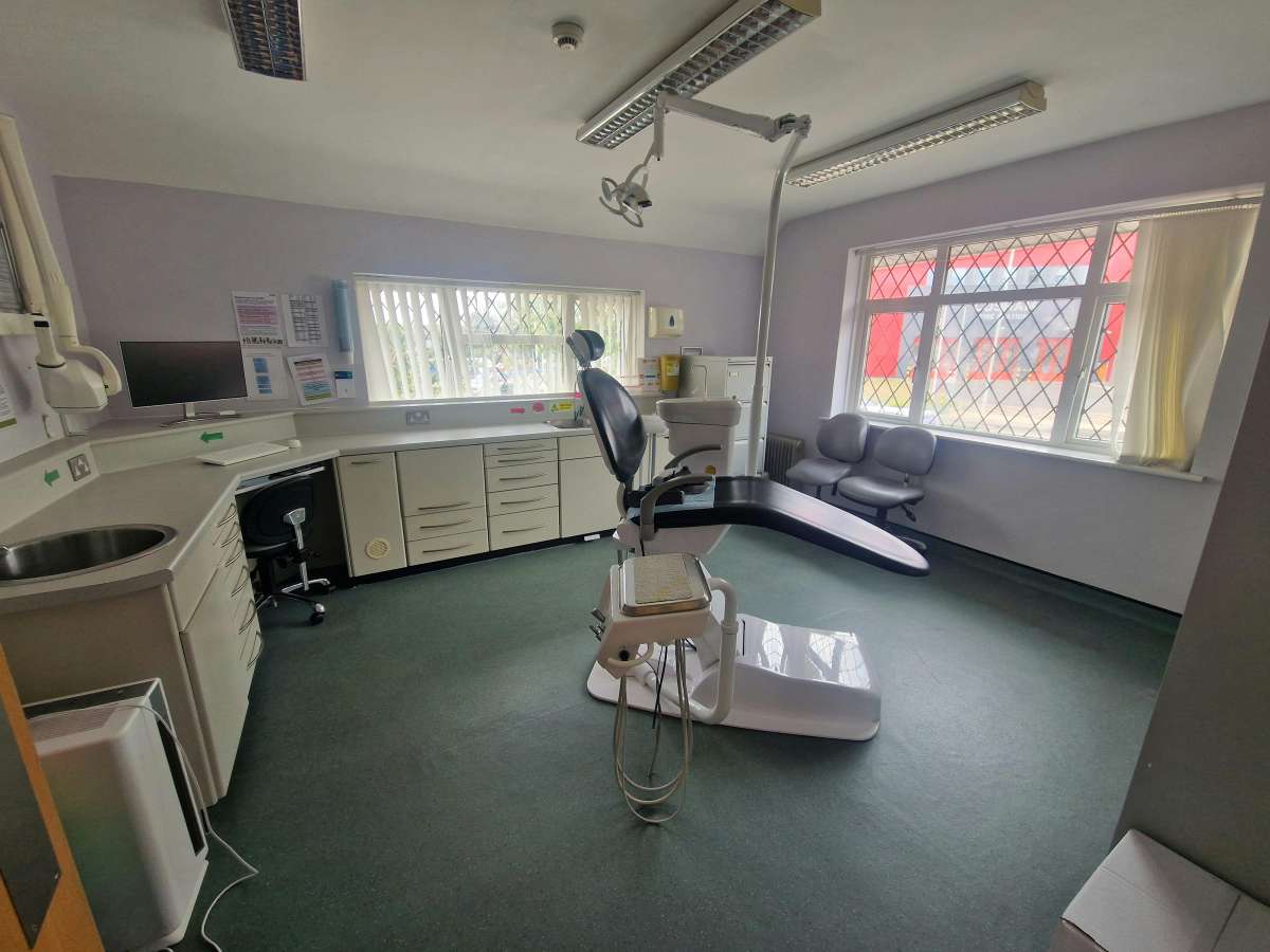 Retail/Shop in Portsmouth - photo 4