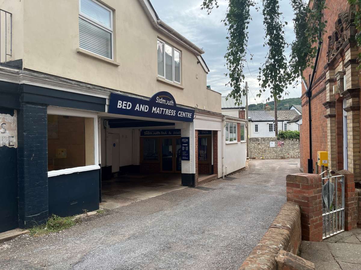 Retail/Shop in Sidmouth - photo 2