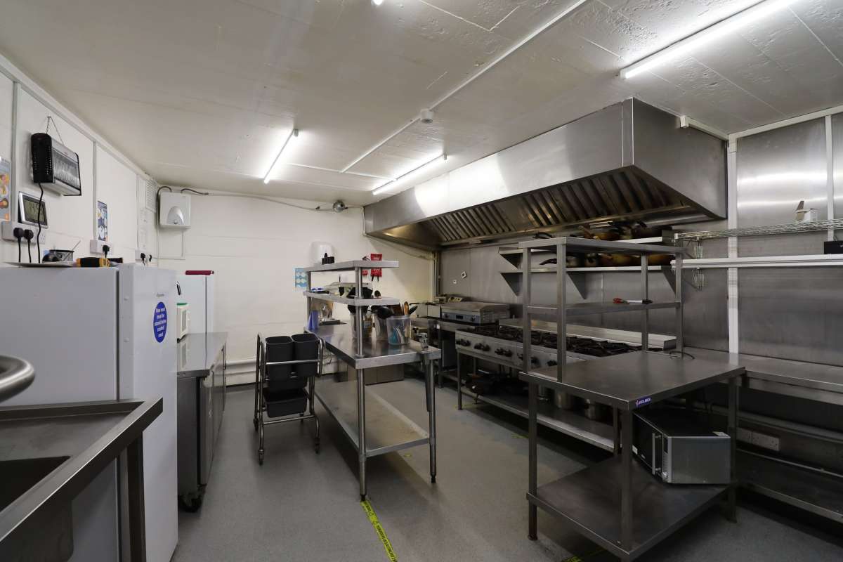 Retail/Shop in Hinckley - photo 4