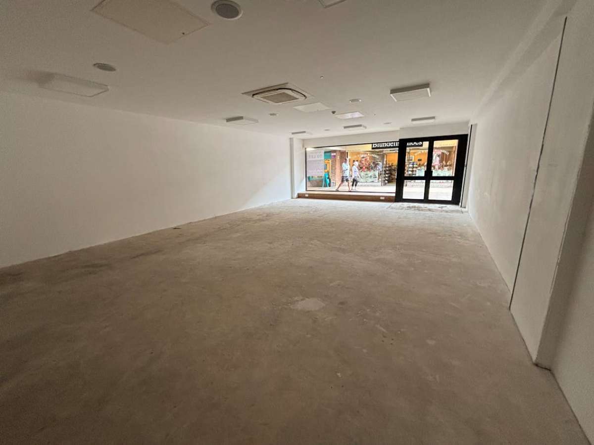 Retail/Shop in Dorchester - photo 2