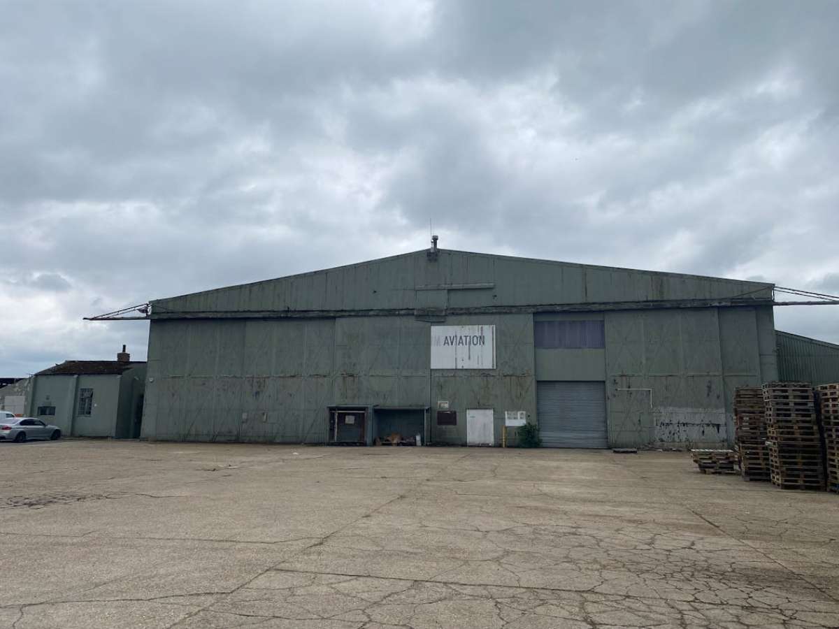 Retail/Shop To Let, Christchurch