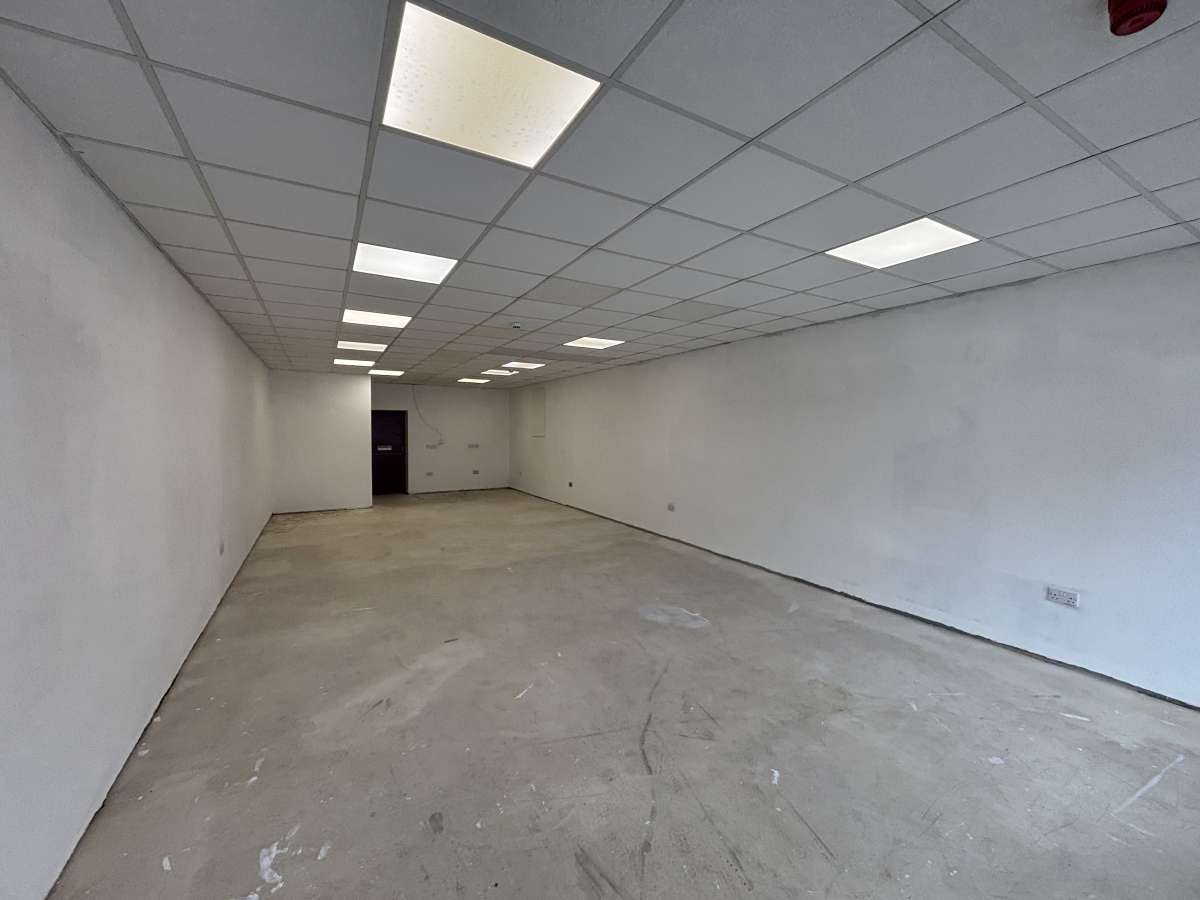 Retail/Shop in Matlock - photo 2