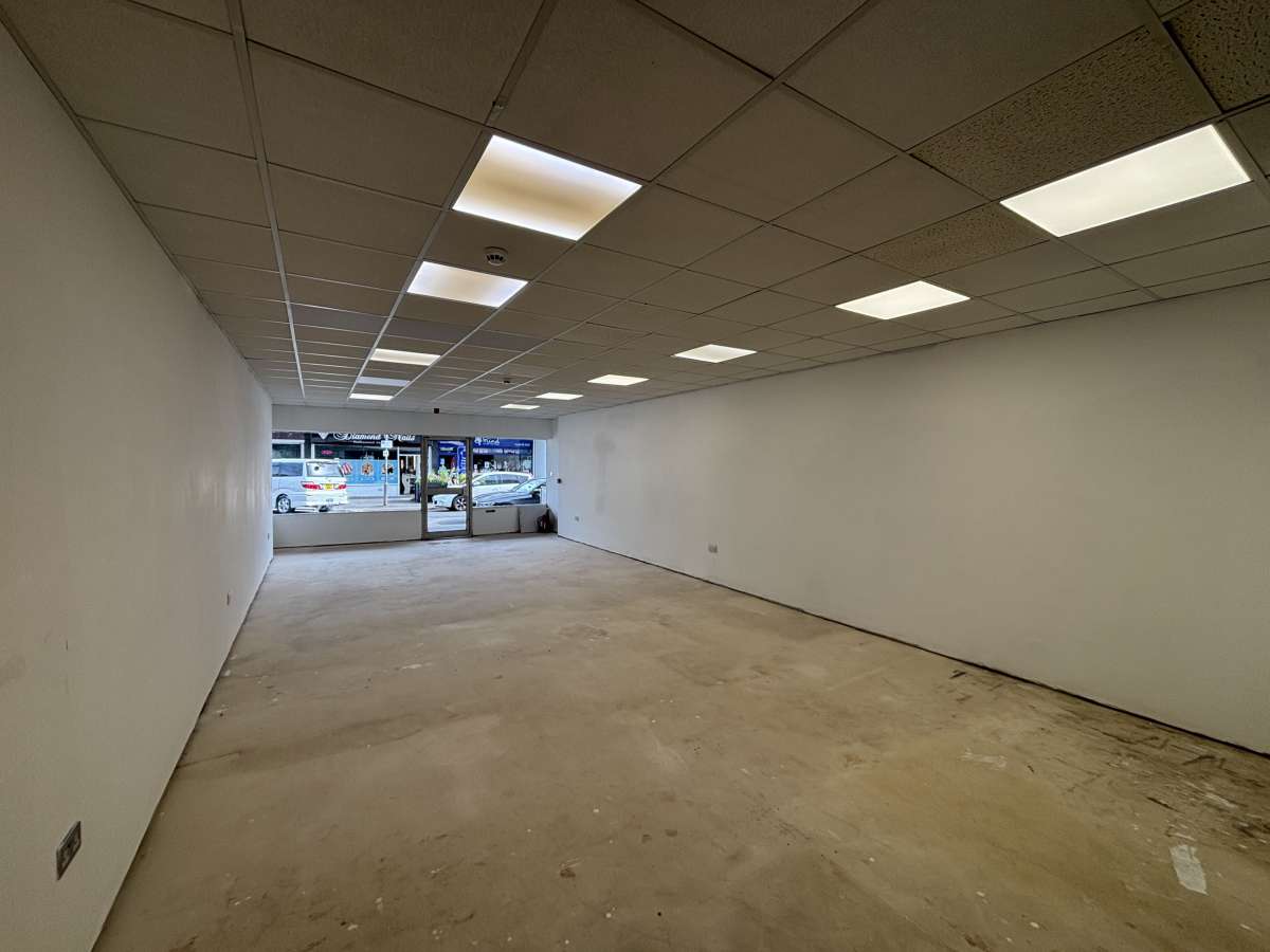 Retail/Shop in Matlock - photo 3