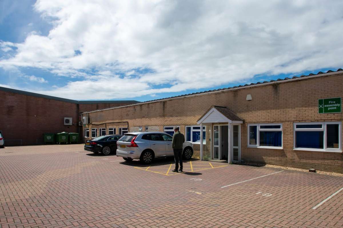 Retail/Shop in Wimborne - photo 4