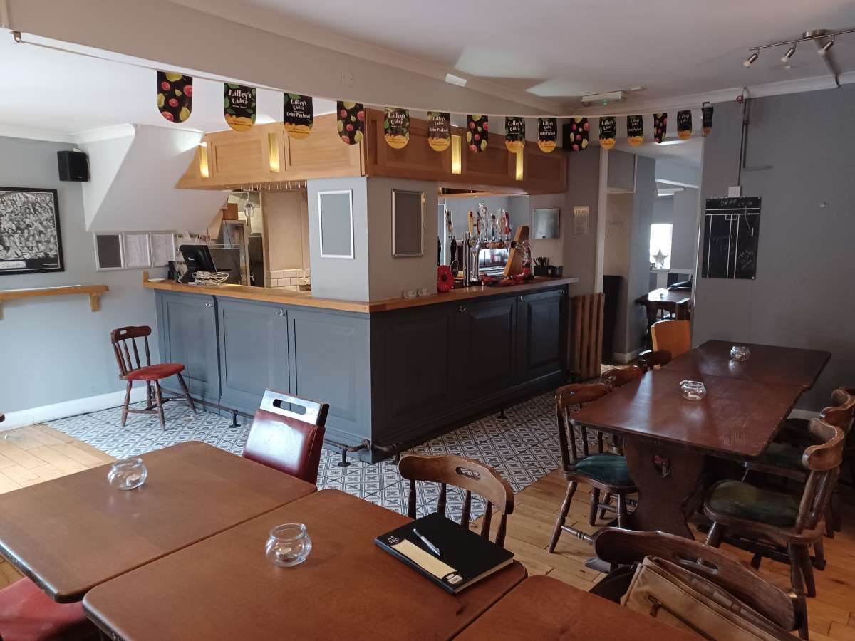 Retail/Shop in West Alvington - photo 2