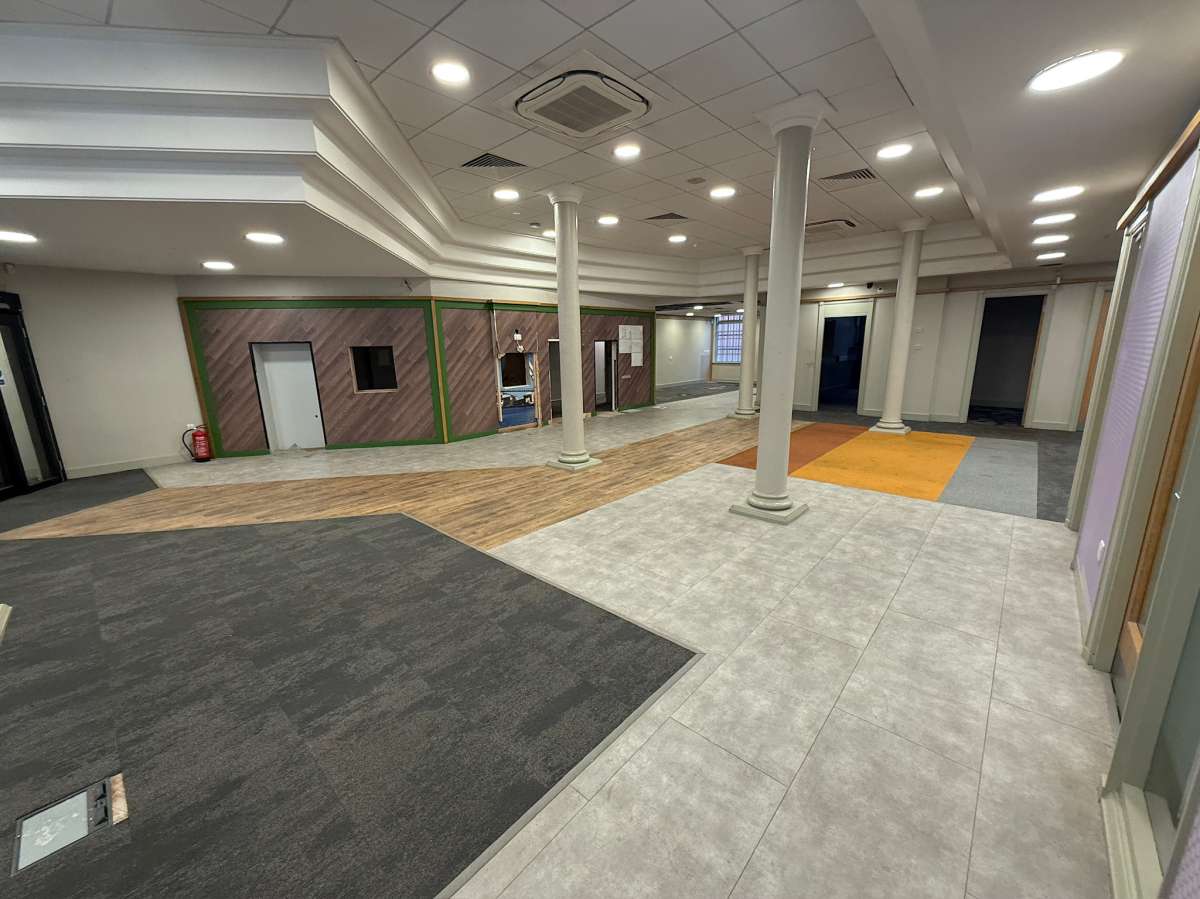Retail/Shop in Stockton On Tees - photo 2