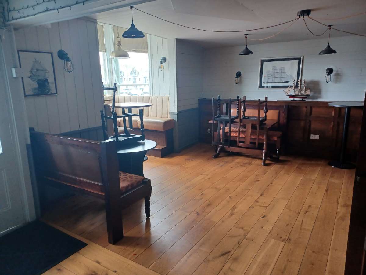 Retail/Shop in Falmouth - photo 2